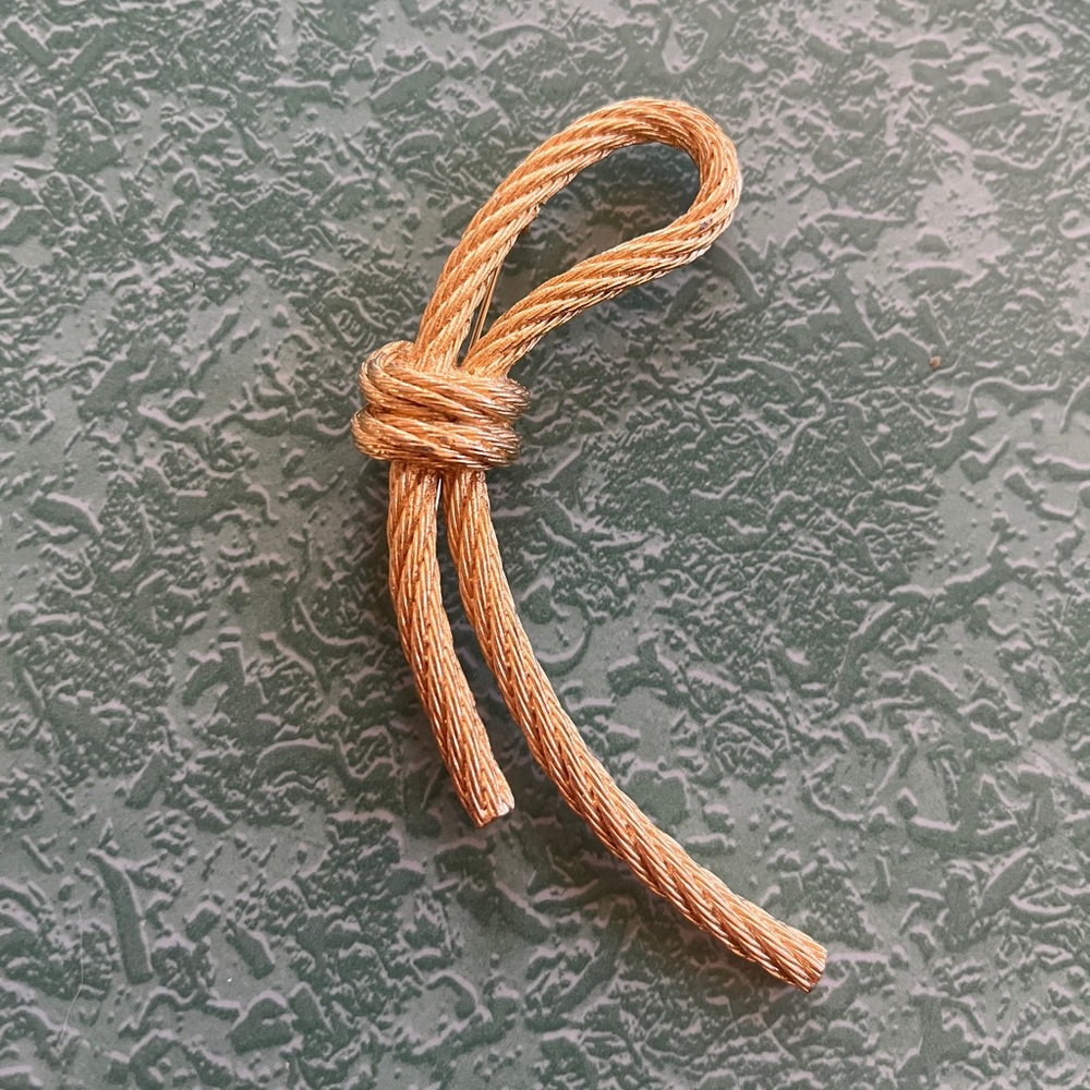 Vintage Christian Dior Signed Brooch Gold-Plated Rope Textured Ribbon Bow